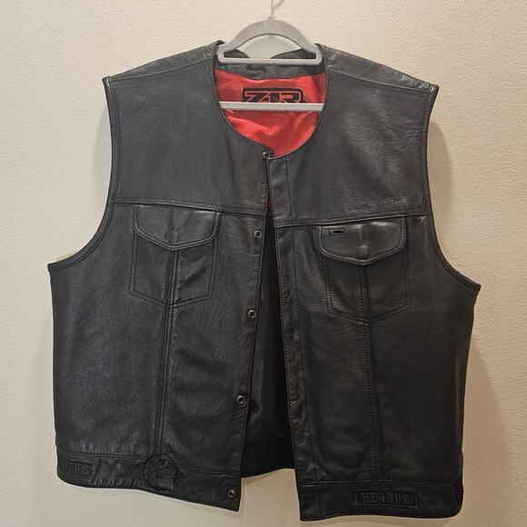 Z1R Reddog Black Leather Motorcycle Vest - Picture 1 of 8